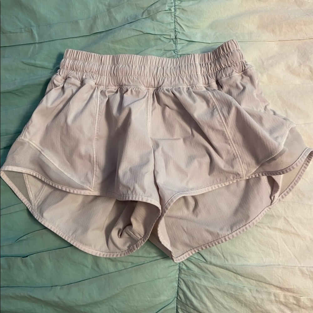 Lululemon hotty hot short 2.5 in. inseam - size 4